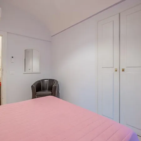 Merulana House Apartment