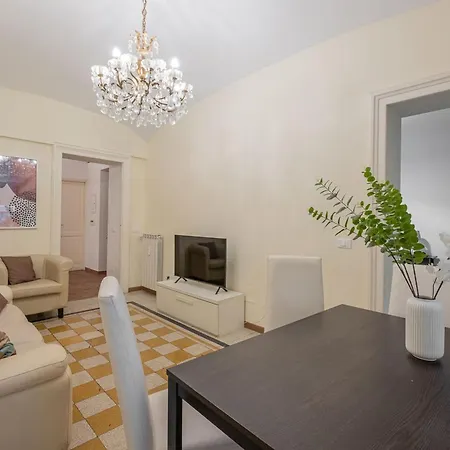 Merulana House Apartment *